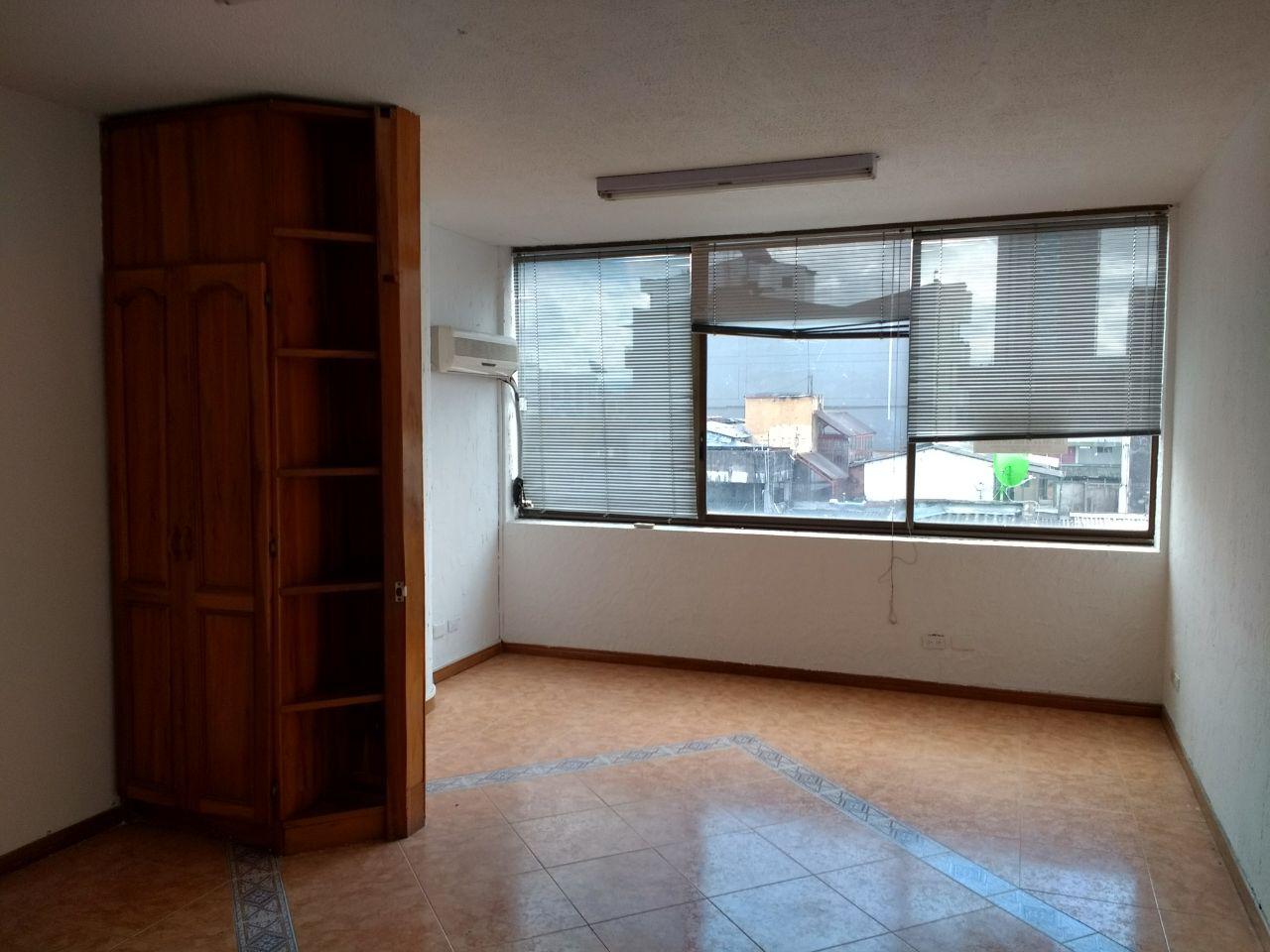 Oficina en el Edificio Camara de Comercio en arriendo en Armenia 2