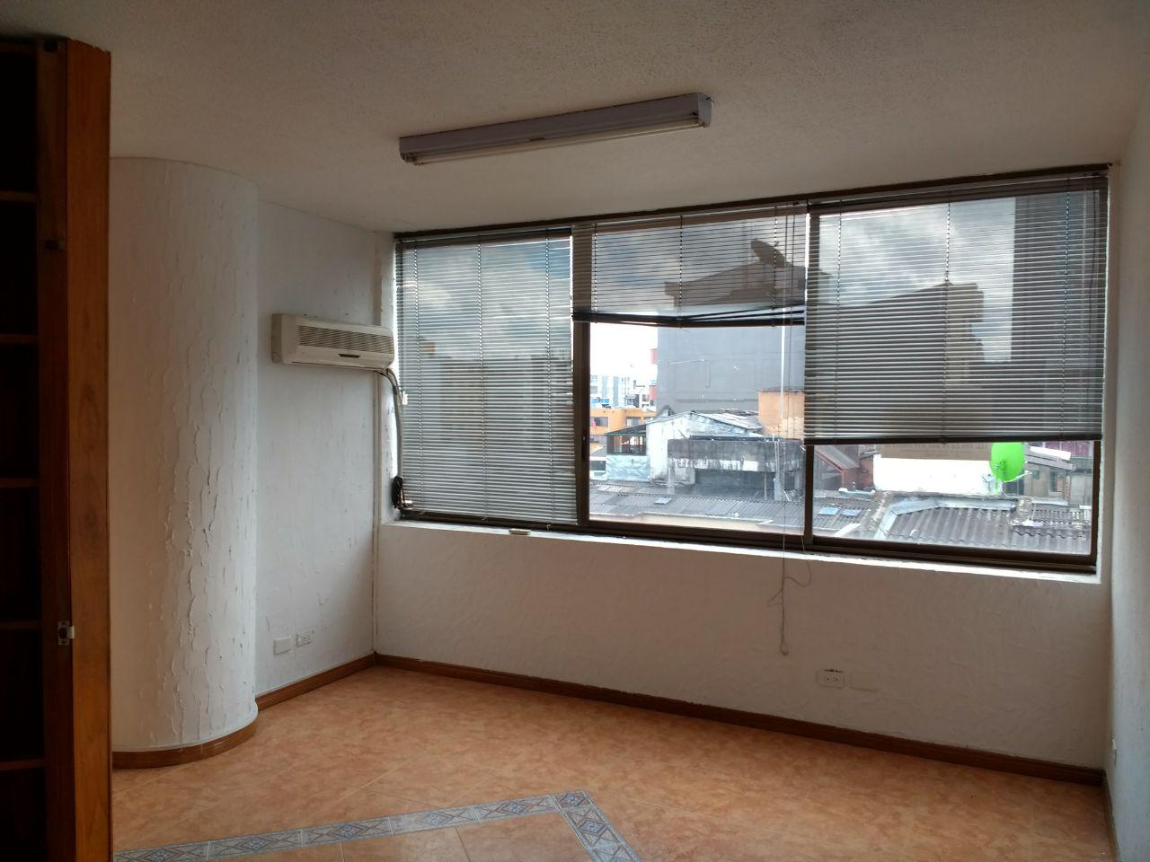 Oficina en el Edificio Camara de Comercio en arriendo en Armenia 1